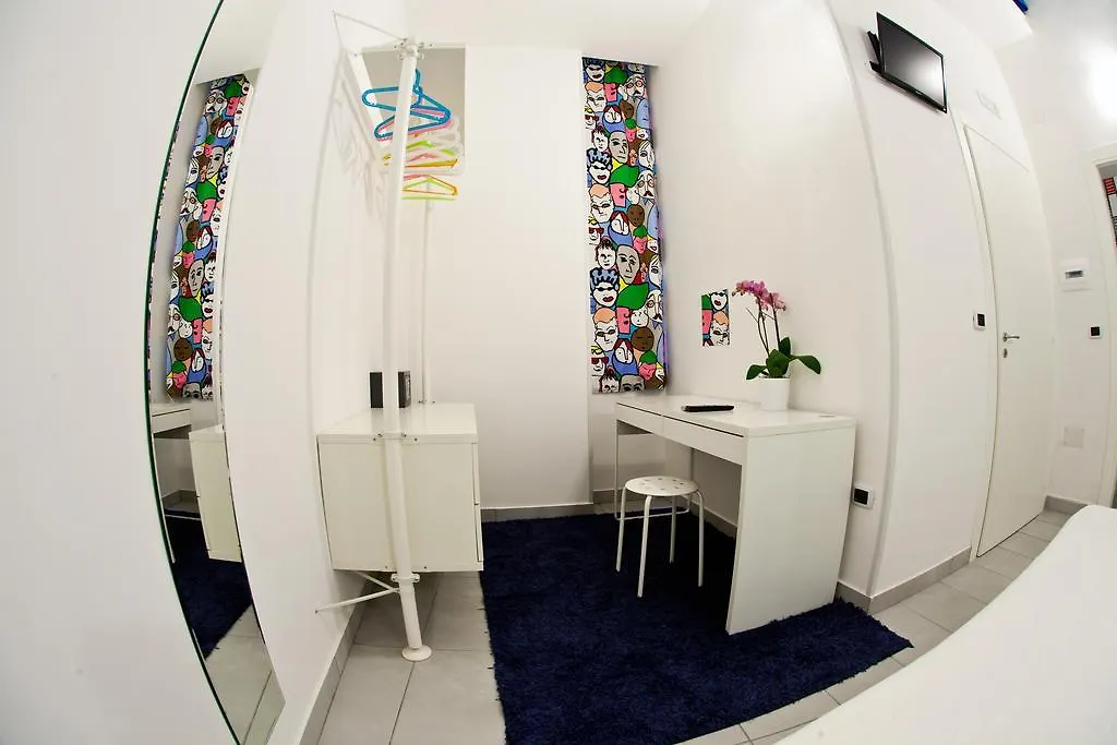 Guest house Behouse Room And Breakfast Naples