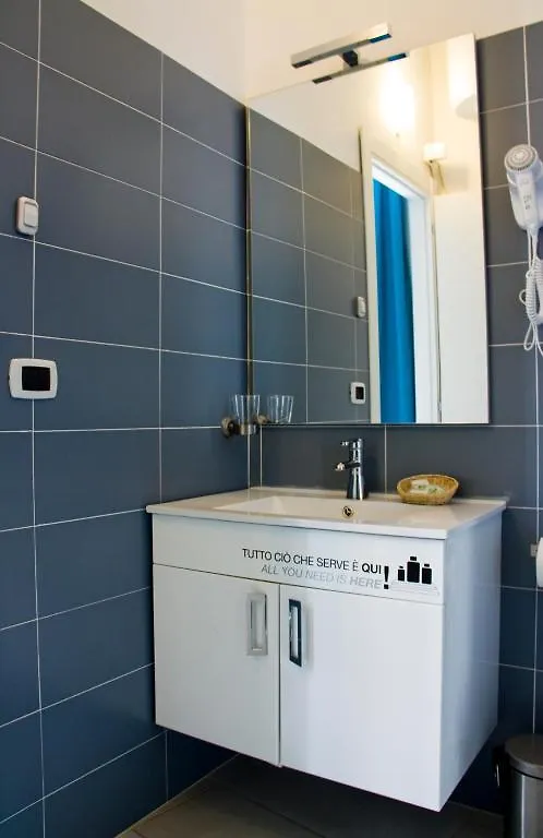 *** Guest house Behouse Room And Breakfast Naples Italy